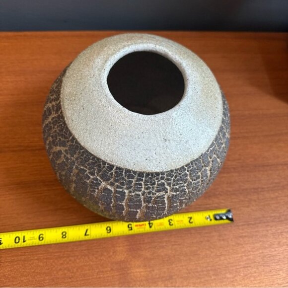 Dark brown crackle glaze vase signed art pottery Large Signed - Picture 13 of 13